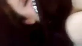 Môi sơn cho bộ ngực  ...