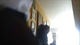 Cô gái hét lên hình  ...